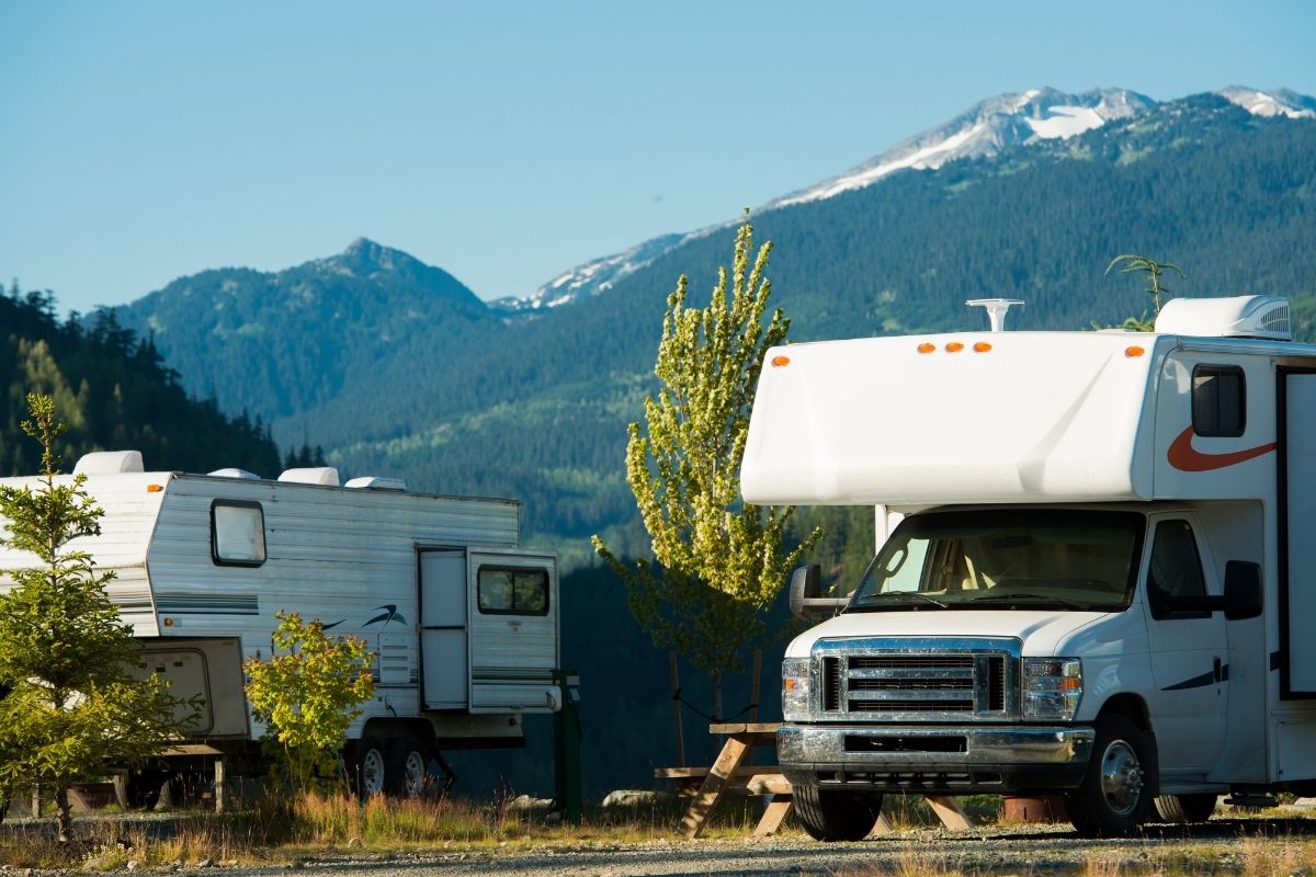 Things to Know Before Living in Your RV Full Time – The Outdoors Beckon